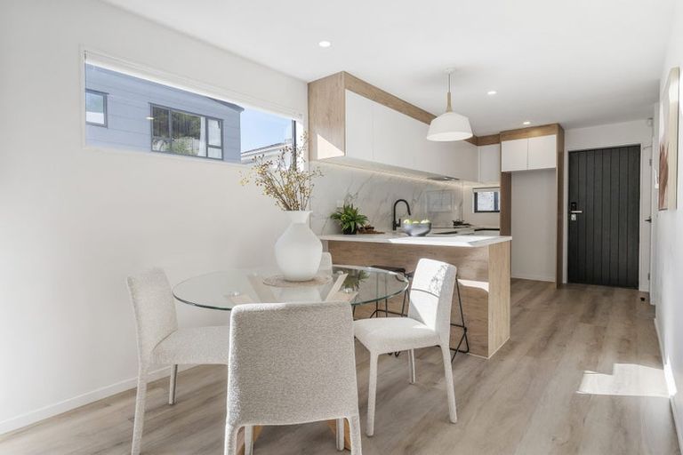 Photo of property in 6b Aralia Road, Sunnynook, Auckland, 0620