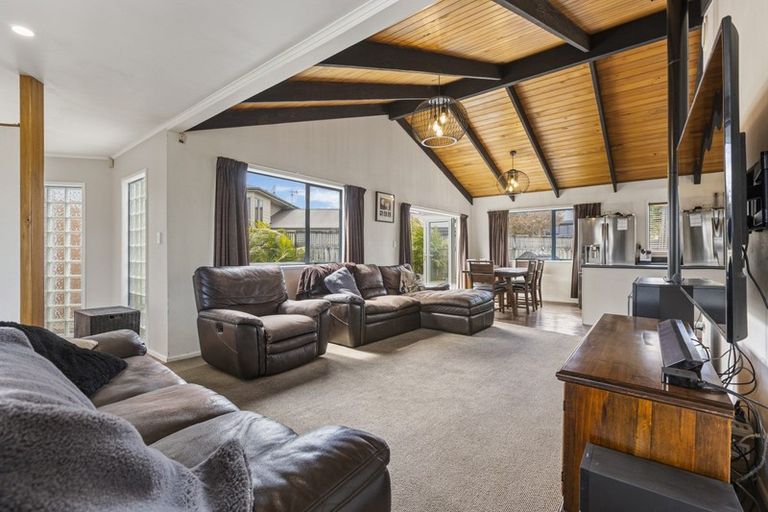 Photo of property in 10 Bandon Grove, Bell Block, New Plymouth, 4312