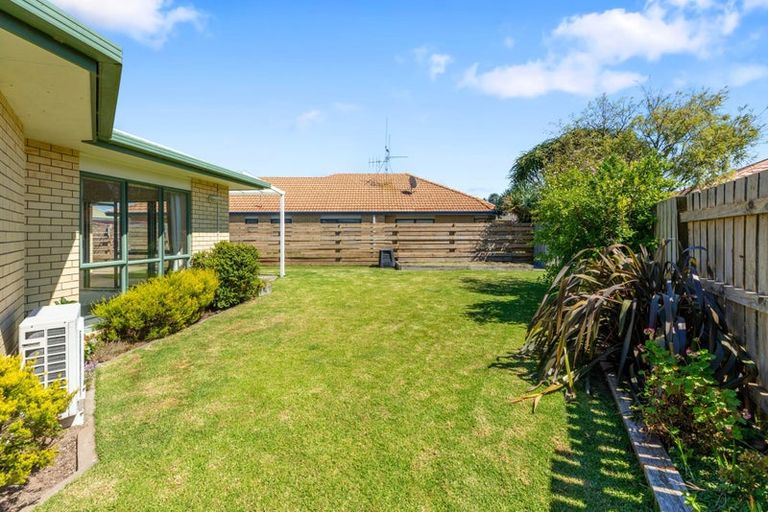 Photo of property in 96 Evans Road, Papamoa Beach, Papamoa, 3118