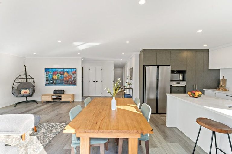 Photo of property in 18 Perla Road, Pukekohe, 2120