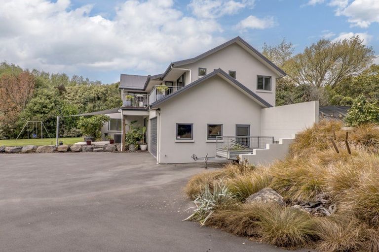 Photo of property in 32 Hyndhope Road, Kennedys Bush, Christchurch, 8025