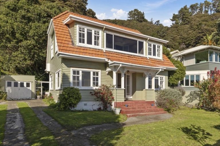 Photo of property in 620 Marine Drive, Days Bay, Lower Hutt, 5013