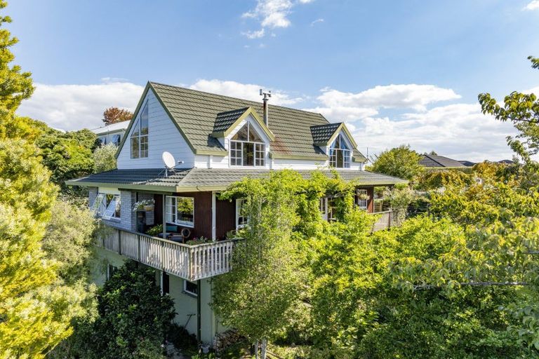 Photo of property in 27 Hikanui Drive, Havelock North, 4130