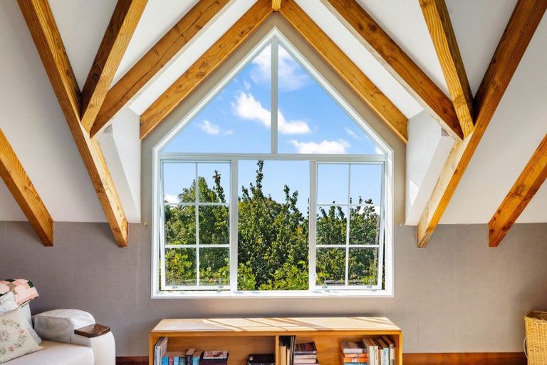 Photo of property in 27 Hikanui Drive, Havelock North, 4130