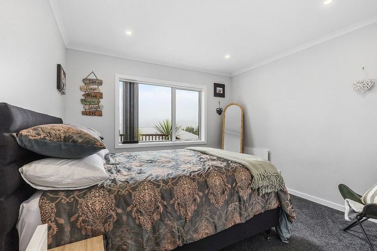 Photo of property in 152 Endeavour Drive, Whitby, Porirua, 5024