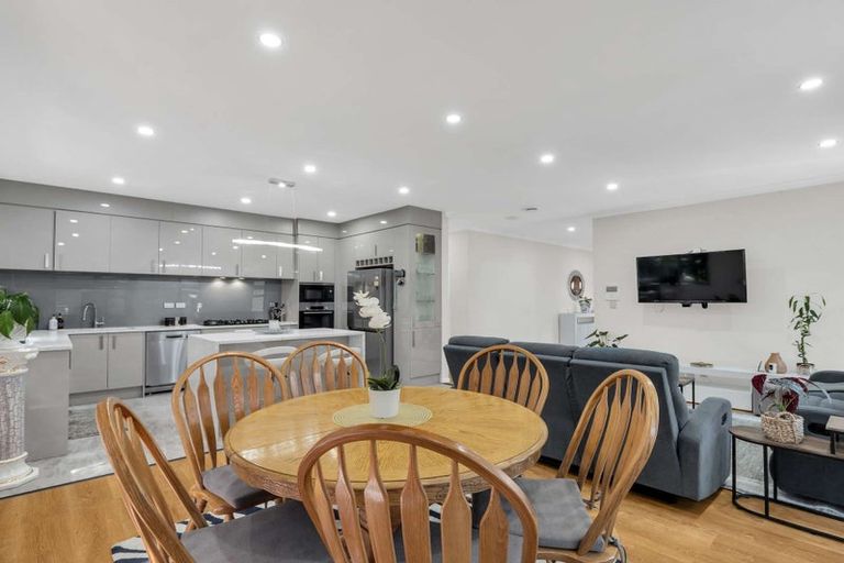 Photo of property in 114b Everglade Drive, Totara Heights, Auckland, 2105