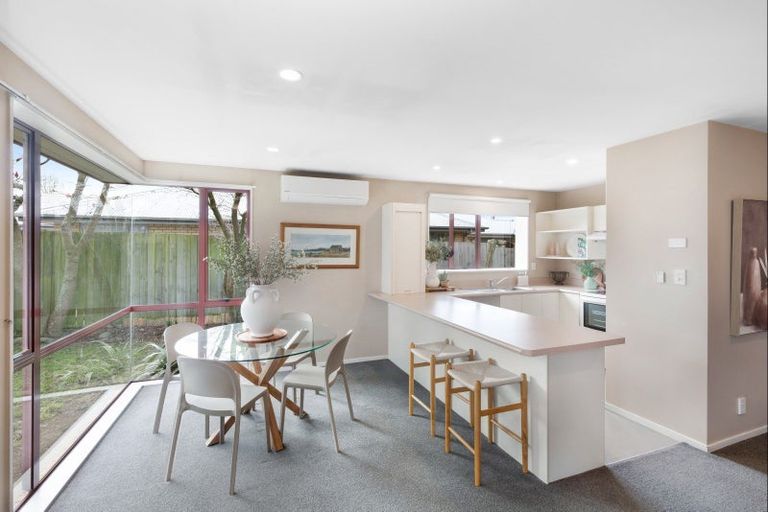 Photo of property in 2/172 Langdons Road, Northcote, Christchurch, 8052