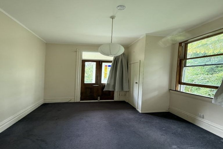 Photo of property in 143 Wadestown Road, Wadestown, Wellington, 6012