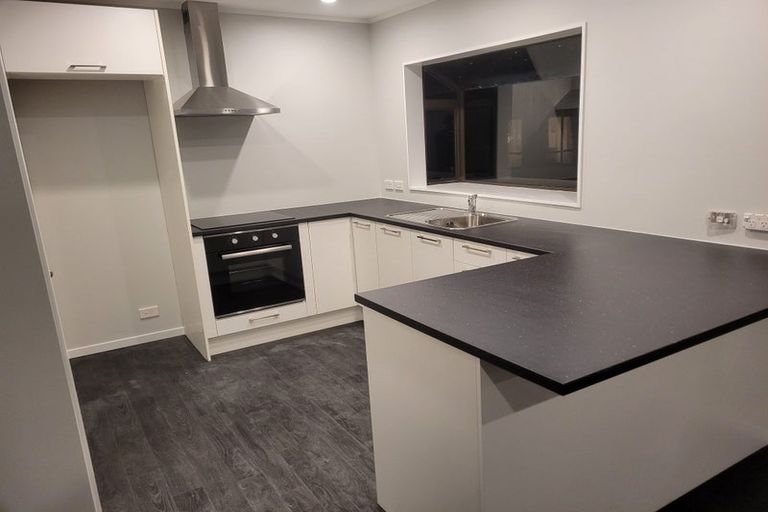 Photo of property in 2/8 Myna Place, Weymouth, Auckland, 2103