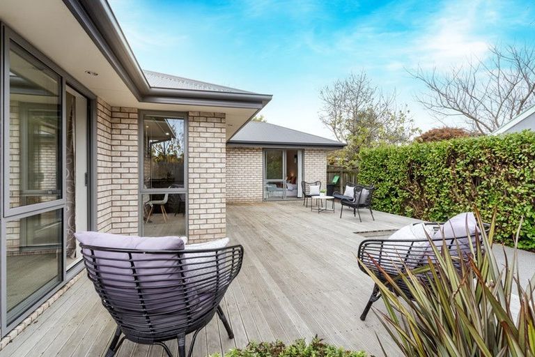 Photo of property in 379a Yaldhurst Road, Russley, Christchurch, 8042