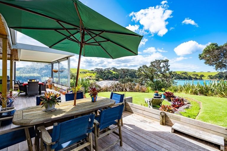 Photo of property in 730 Taiharuru Road, Taiharuru, Onerahi, 0192