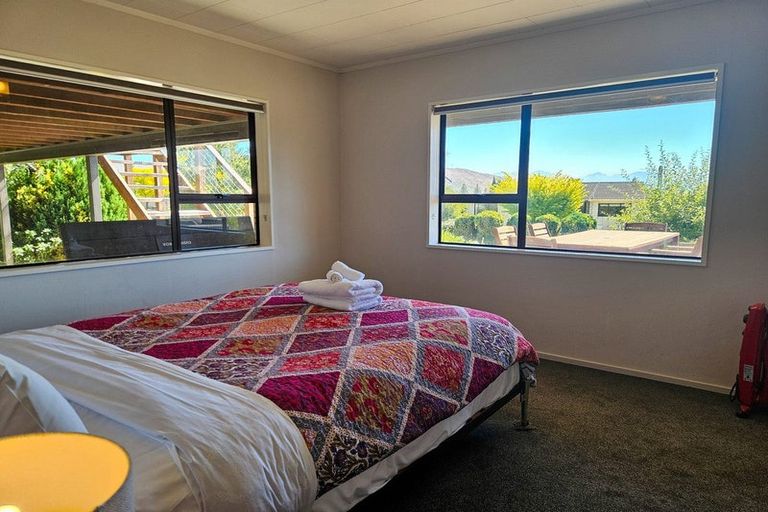 Photo of property in 4 Hamilton Drive, Lake Tekapo, 7999