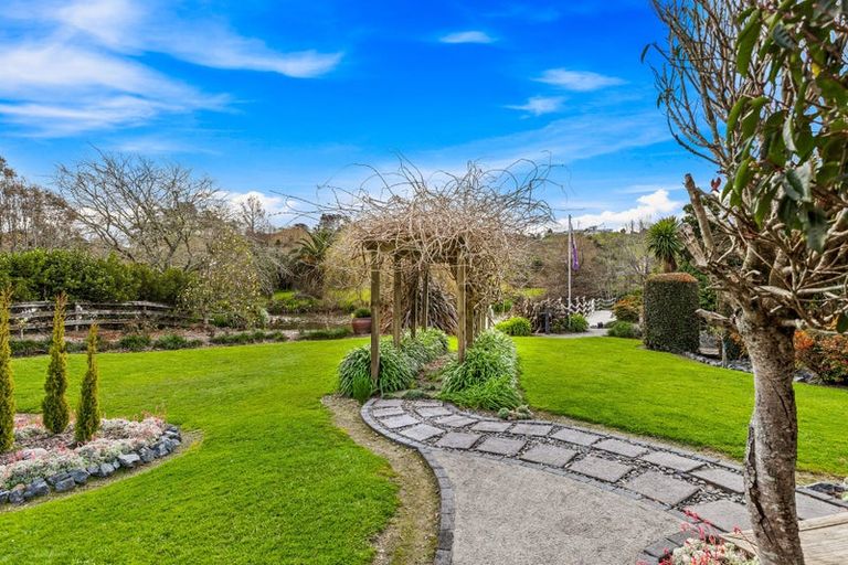 Photo of property in 41 Whangaparaoa Road, Red Beach, 0932