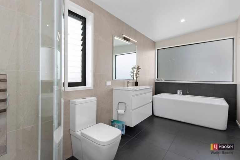 Photo of property in 6 Shaw Road, Waihi Beach, 3611