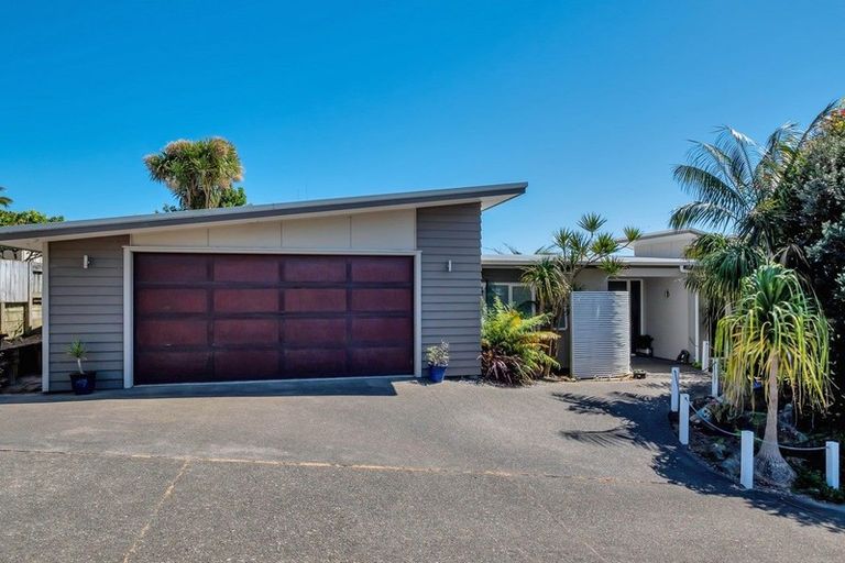 Photo of property in 37 Oteki Park Drive, Welcome Bay, Tauranga, 3112