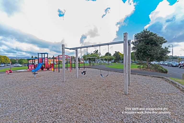 Photo of property in 3 Neta Grove, Henderson, Auckland, 0612