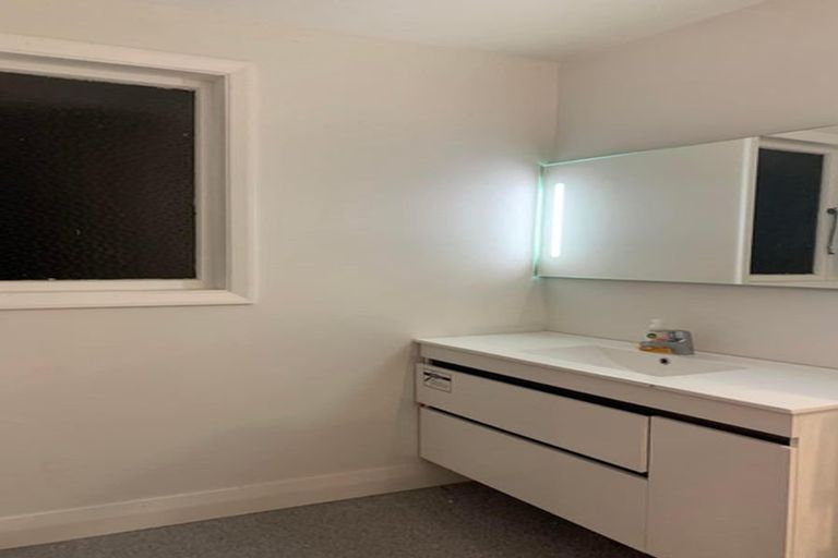 Photo of property in 64 Raroa Road, Kelburn, Wellington, 6012