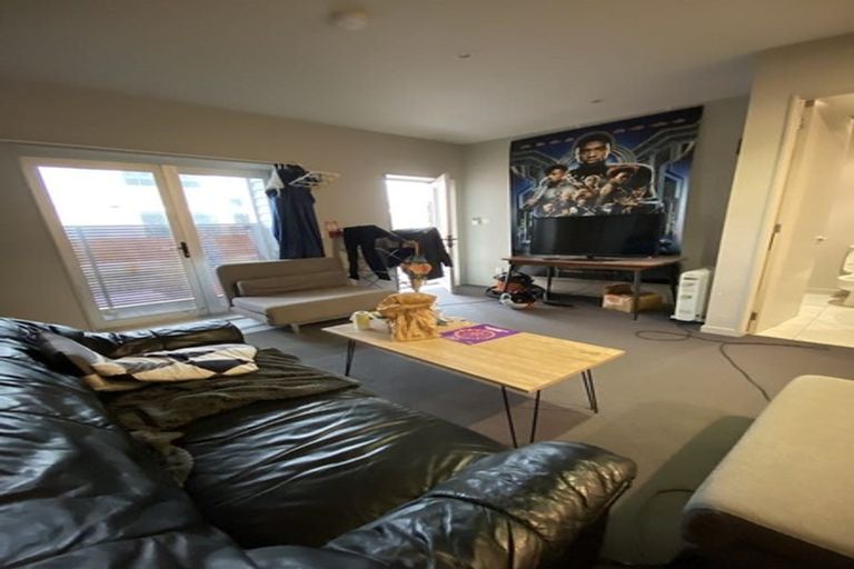 Photo of property in 16 Austin Street, Mount Victoria, Wellington, 6011