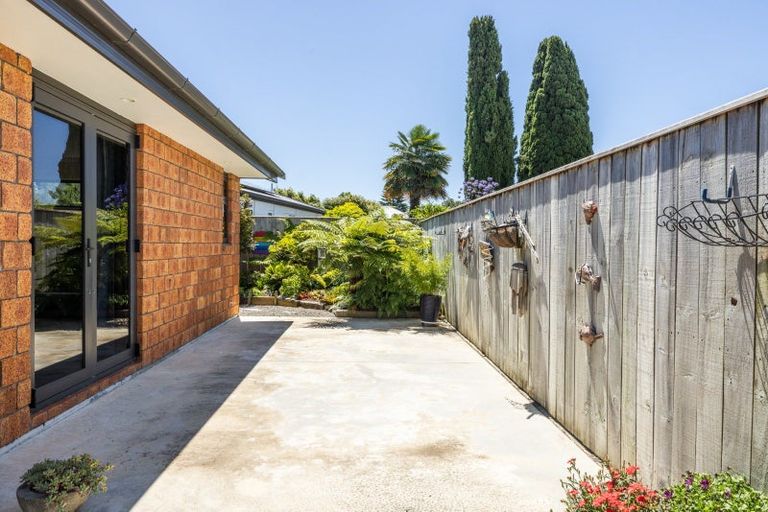 Photo of property in 4b Read Crescent, Clive, 4102