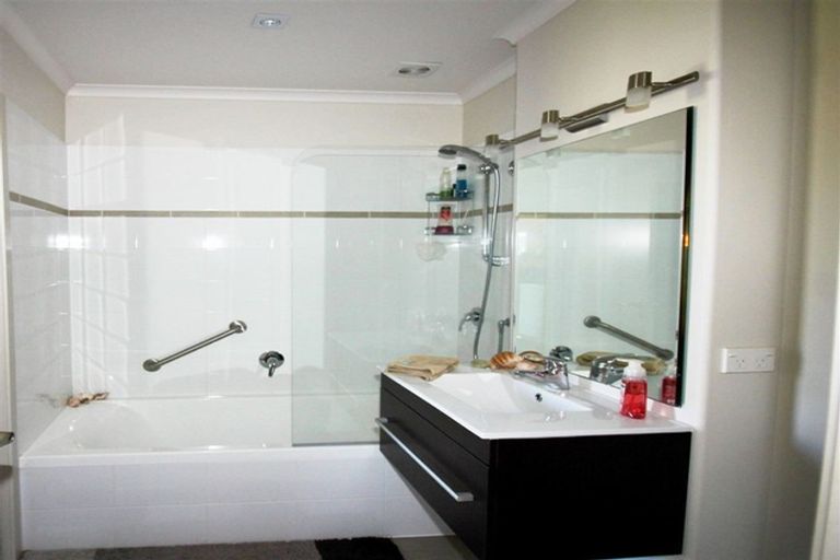 Photo of property in 16 Aquila Drive, Whitianga, 3510