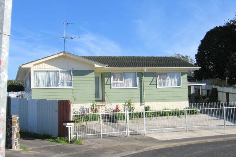 Photo of property in 26 Vetori Place, Clover Park, Auckland, 2023