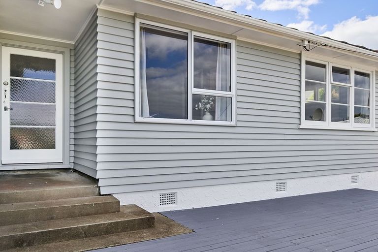 Photo of property in 63 Salford Street, Newlands, Wellington, 6037