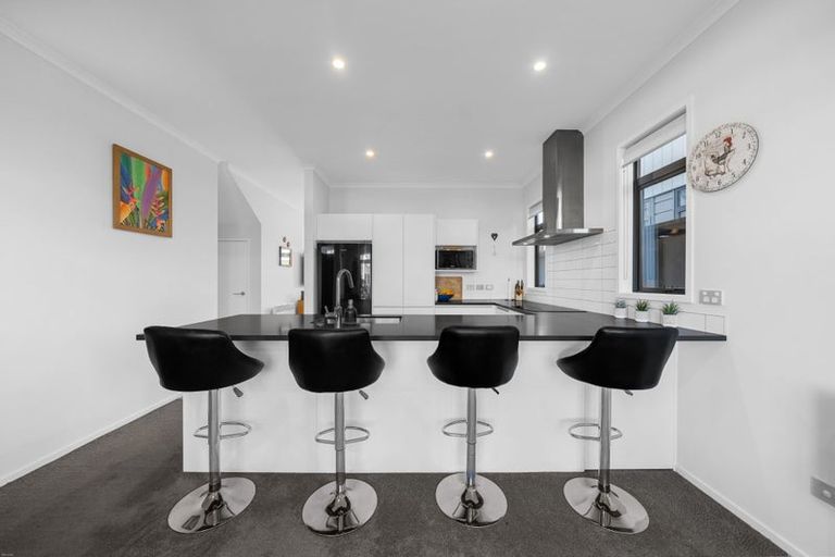 Photo of property in 12 Hoiho Road, Pukekohe, 2120