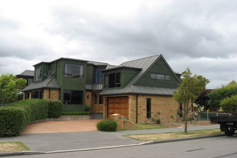 Photo of property in 1/18 Juniper Place, Burnside, Christchurch, 8053