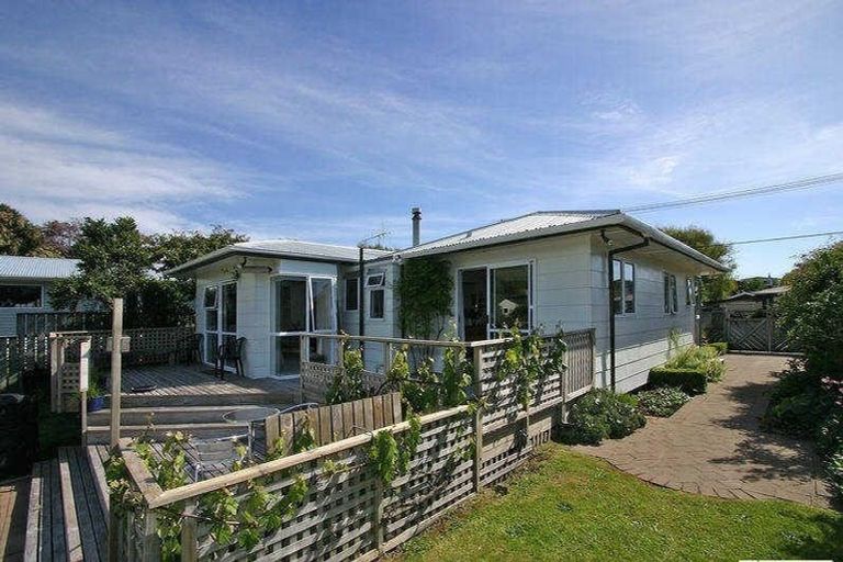 Photo of property in 26 Hillcrest Road, Raumati South, Paraparaumu, 5032