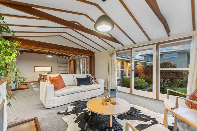 Photo of property in 11 Tuirau Place, Ilam, Christchurch, 8041