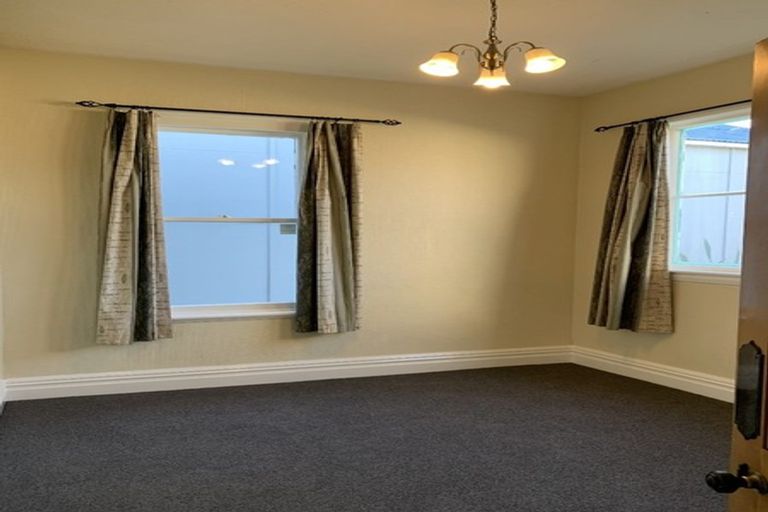 Photo of property in 32 Olliviers Road, Phillipstown, Christchurch, 8011