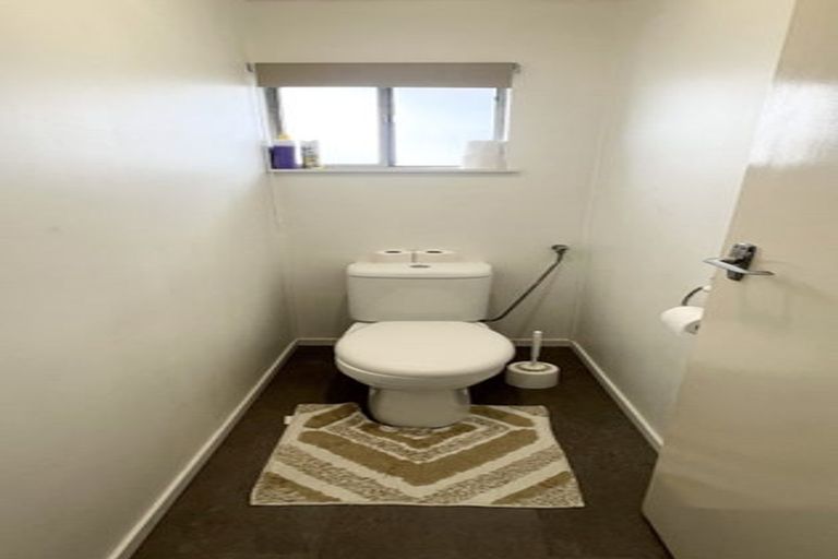 Photo of property in 2/3 Pinedale Place, Henderson, Auckland, 0610