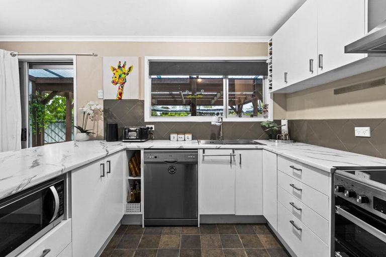 Photo of property in 21 Elliott Street, Taradale, Napier, 4112