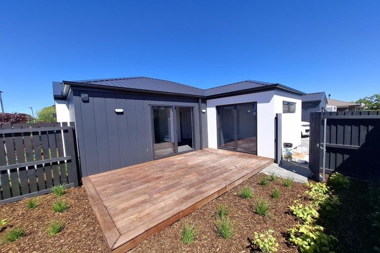 Photo of property in 8a Grassmere Street, Papanui, Christchurch, 8052