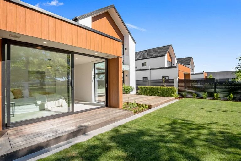 Photo of property in 10 Saint James Place, Rangiora, 7400
