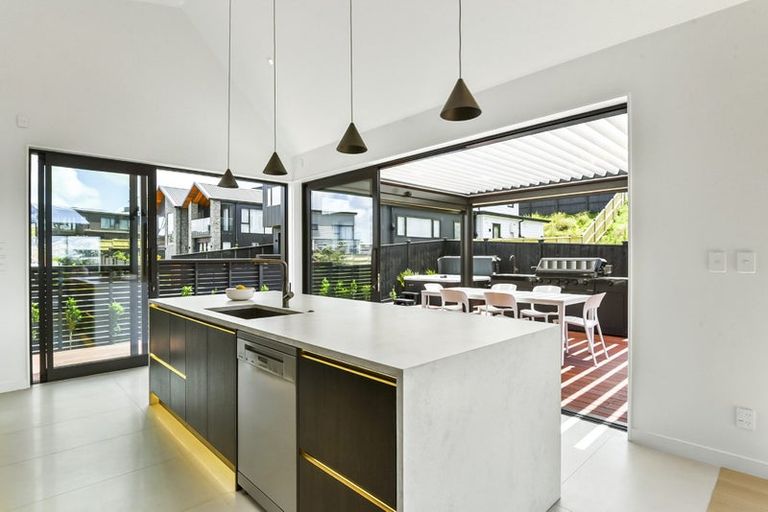 Photo of property in 44 Waitai Close, Long Bay, 0630