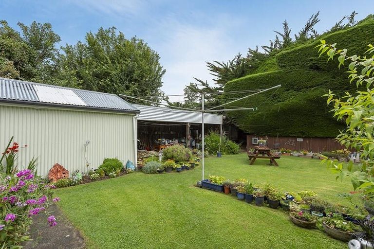 Photo of property in 8 Railway Lane, Outram, 9019