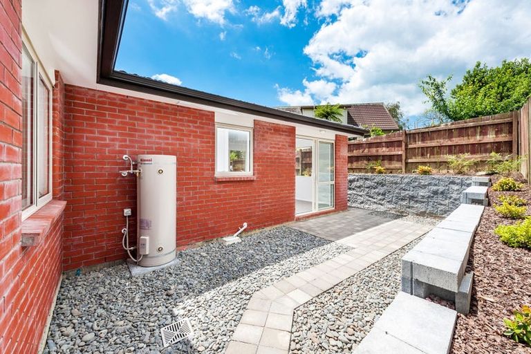 Photo of property in 65 Kurnell Drive, Botany Downs, Auckland, 2010