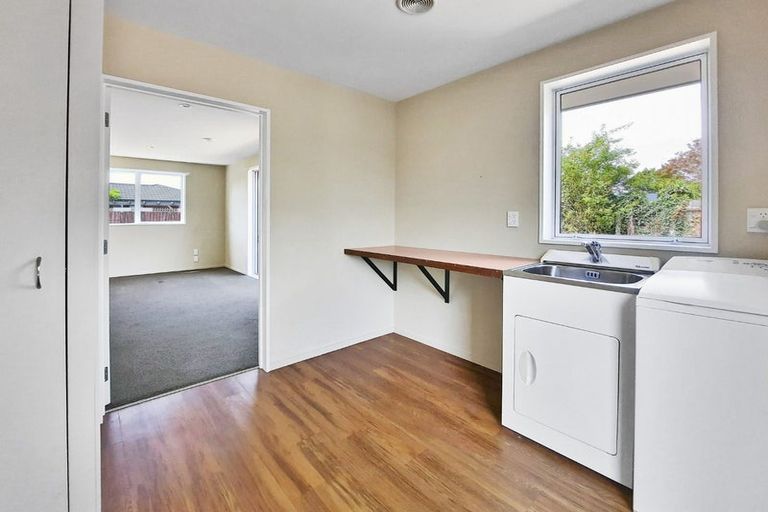 Photo of property in 124 Gayhurst Road, Dallington, Christchurch, 8061