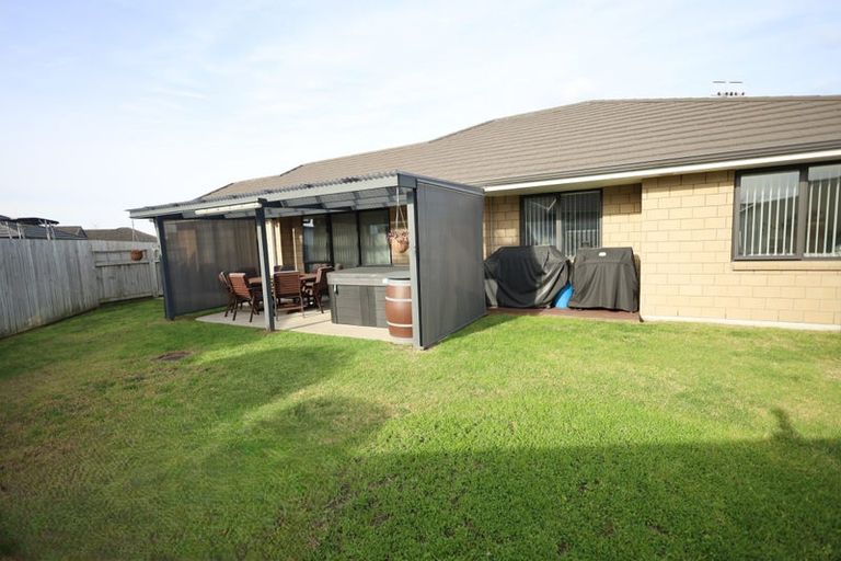 Photo of property in 17 Harding Drive, Papamoa Beach, Papamoa, 3118
