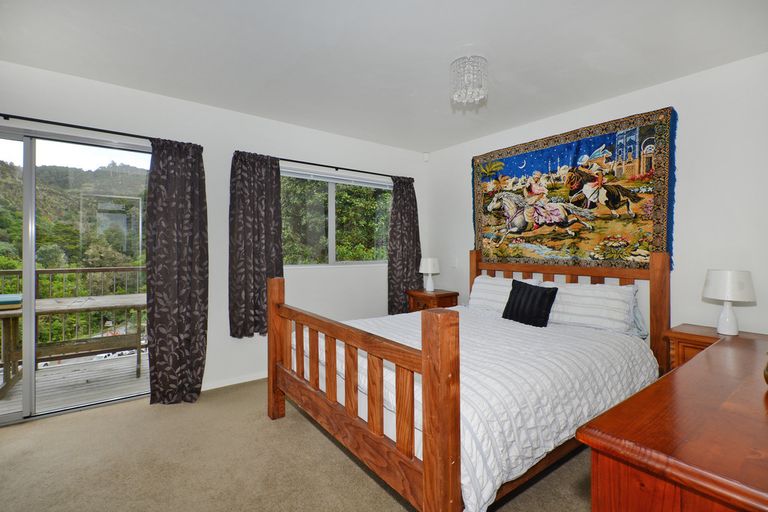 Photo of property in 39 Russell Road, Wainuiomata, Lower Hutt, 5014