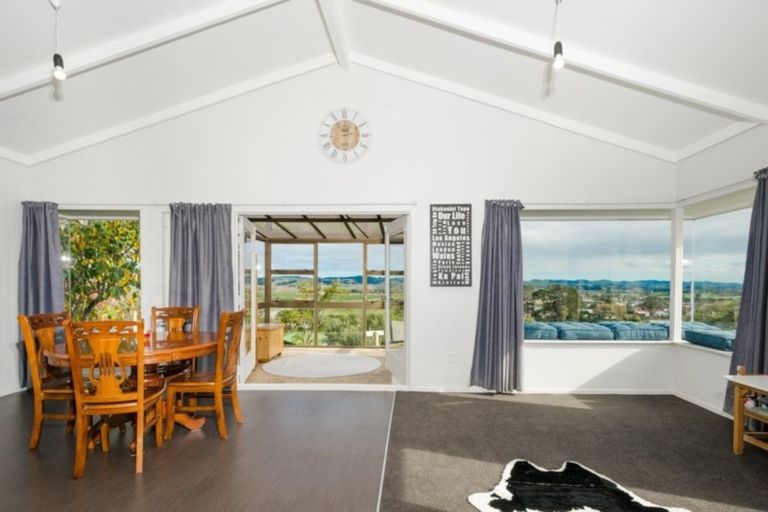 Photo of property in 69 Garfield Road, Helensville, 0800