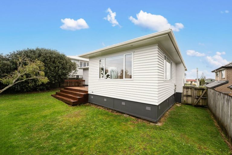 Photo of property in 45 Lynwood Road, New Lynn, Auckland, 0600
