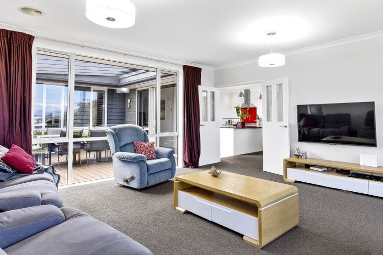 Photo of property in 7 Magnolia Rise, Waipahihi, Taupo, 3330