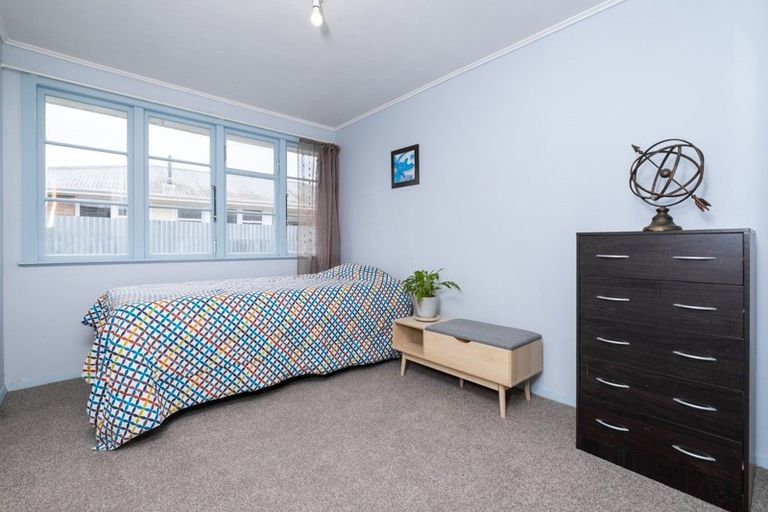 Photo of property in 17 Neal Crescent, Onekawa, Napier, 4110