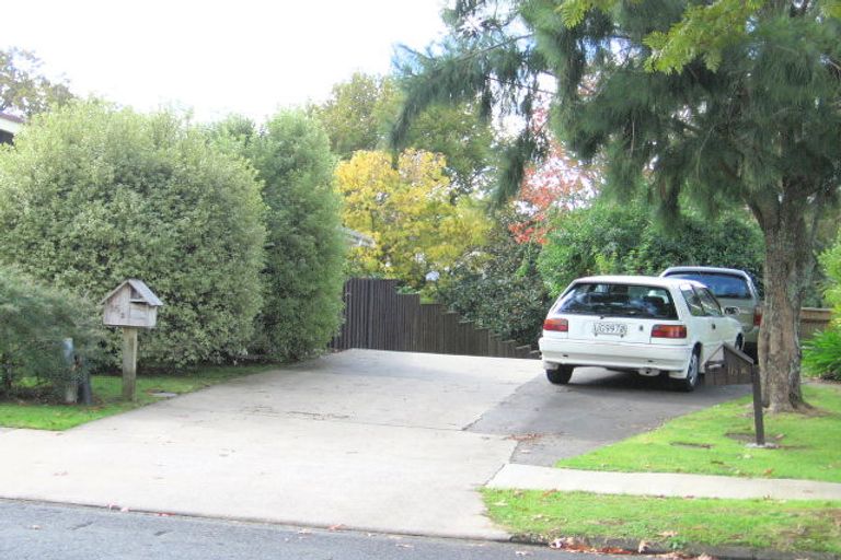 Photo of property in 16 Borrowdace Avenue, Botany Downs, Auckland, 2010