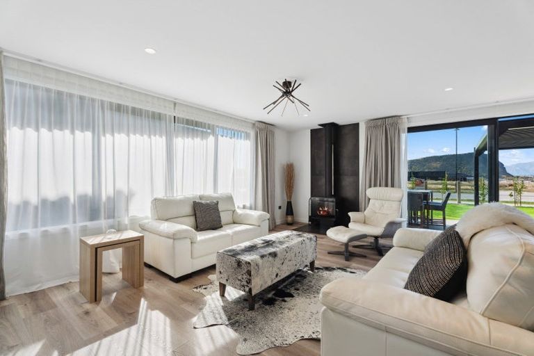 Photo of property in 3b Wallace Place, Westown, New Plymouth, 4310