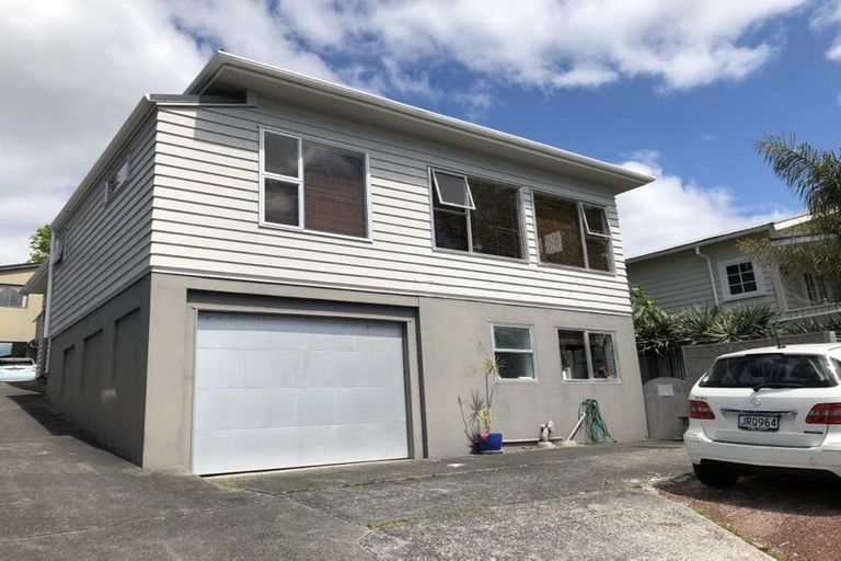 Photo of property in 1/14 Corunna Road, Milford, Auckland, 0620