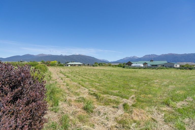 Photo of property in 37 Pukutahi Drive, Te Anau, 9600