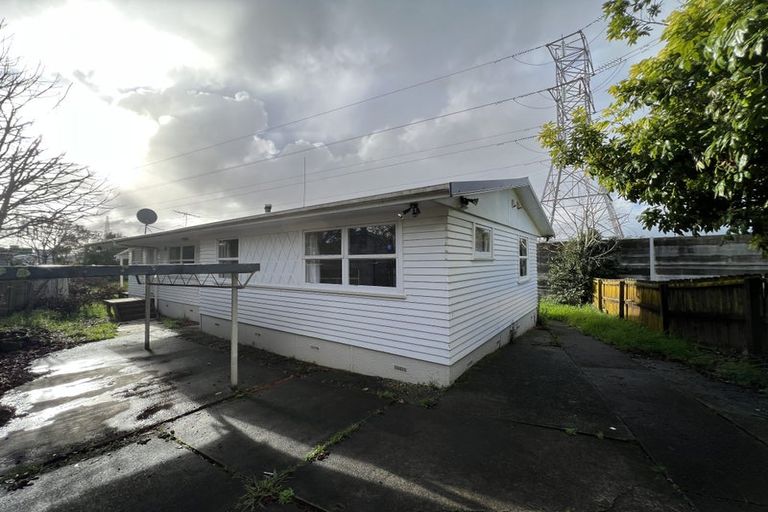 Photo of property in 25 Marewa Street, Te Atatu South, Auckland, 0610